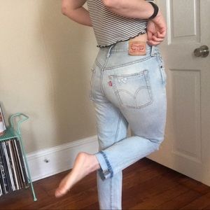 Levi 501 Mid Rise Boyfriend Jeans